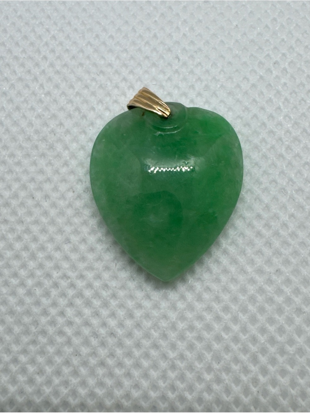 Beautiful 14k Yellow Gold Natural Light Green Jade Carved Heart Pendant